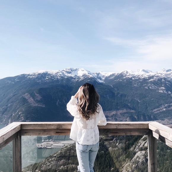 Meet your Posher, Tiffany - Picture 1 of 2